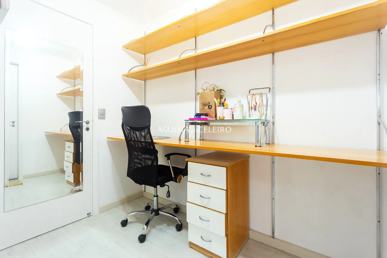 Venda/Moema: Andar alto, amplo e com luminosidade garantida. – 10166