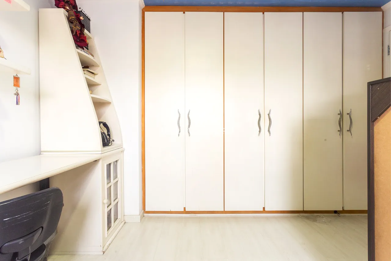 Venda/Moema: Andar alto, amplo e com luminosidade garantida. – 10166