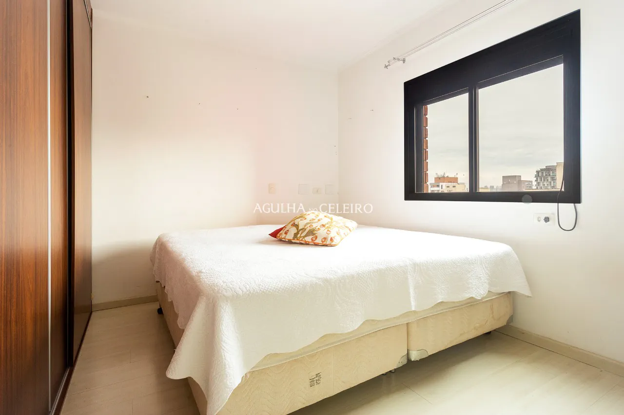 Venda/Moema: Andar alto, amplo e com luminosidade garantida. – 10166