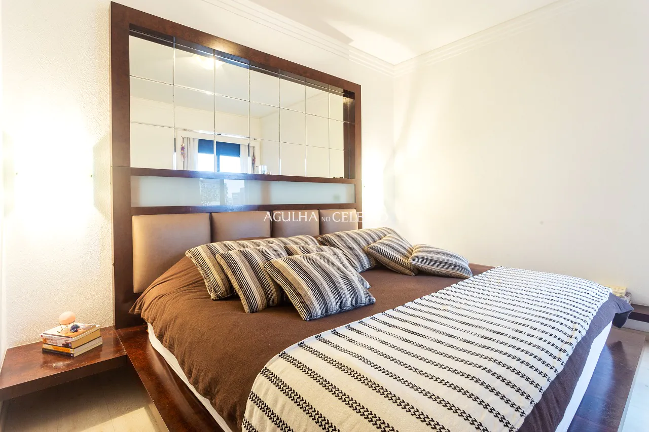 Venda/Moema: Andar alto, amplo e com luminosidade garantida. – 10166