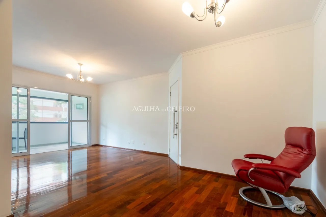Apartamento com ótima localização em Moema à venda – 12805