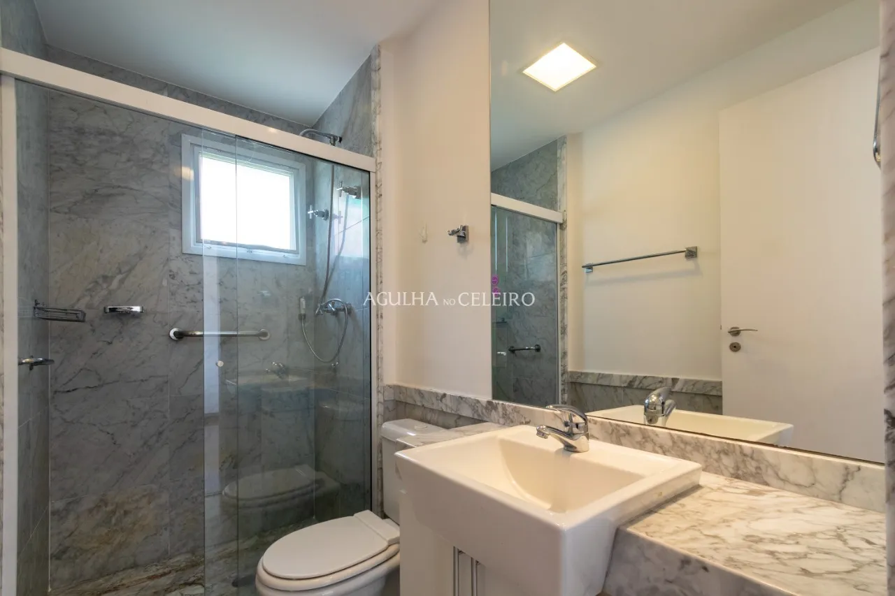 Apartamento com ótima localização em Moema à venda – 12805