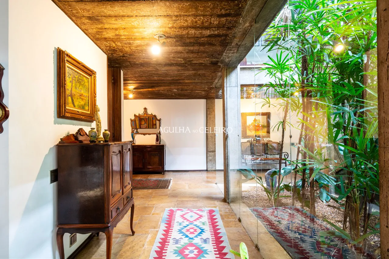 Casa com design robusto assinada por Carlos Bratke para venda ou locação no Jardim Guedala – 13371 - DSC_9497