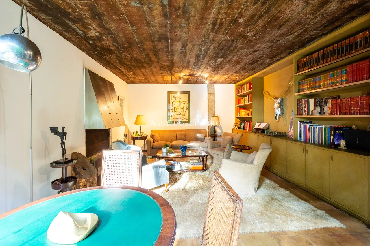 Casa com design robusto assinada por Carlos Bratke para venda ou locação no Jardim Guedala – 13371 - DSC_9494