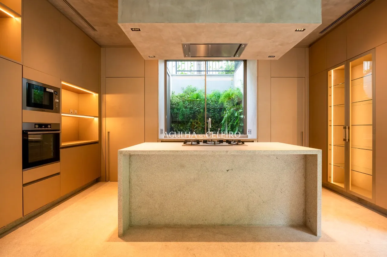 Casa com projeto maravilhoso no Jardim América – 13528