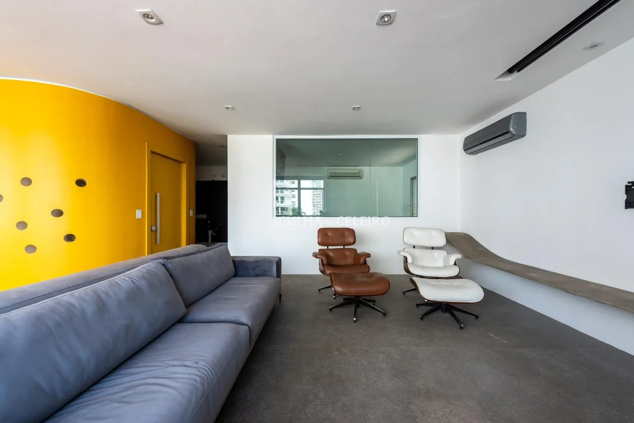 Apartamento com muita luz e uma varandinha charmosa à venda no Itaim Bibi. – 8870