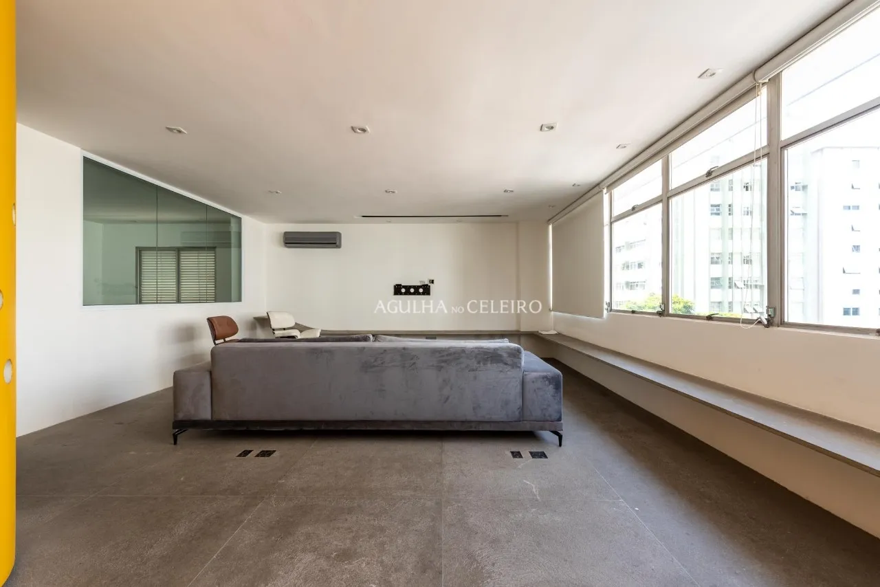 Apartamento com muita luz e uma varandinha charmosa à venda no Itaim Bibi. – 8870