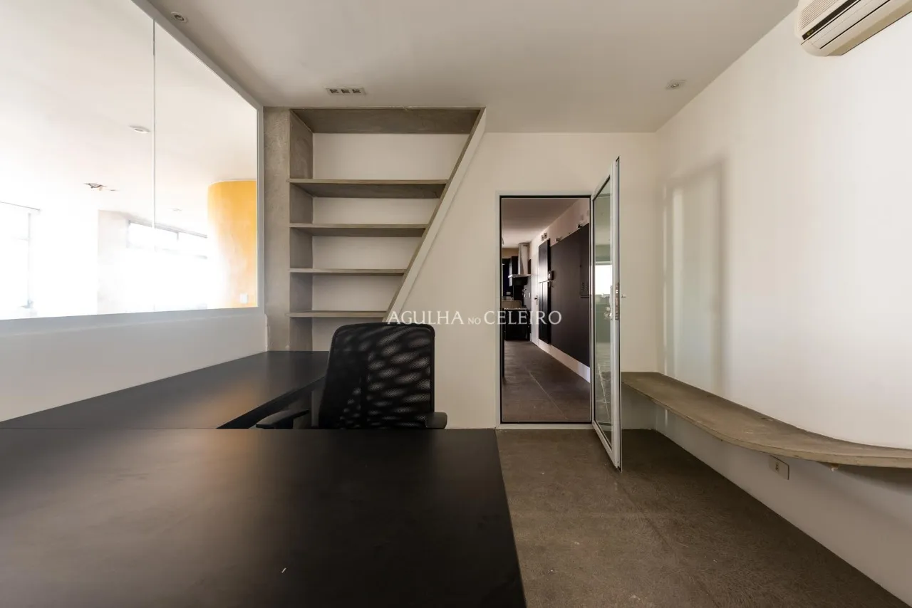 Apartamento com muita luz e uma varandinha charmosa à venda no Itaim Bibi. – 8870