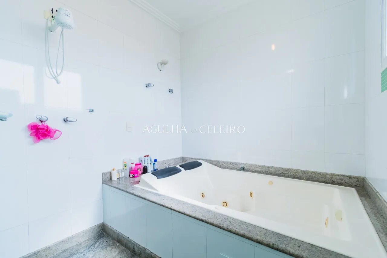 Venda/Jardim Guedala: Casa em rua tranquila. – 9296 - 9296_COMLOGO-49