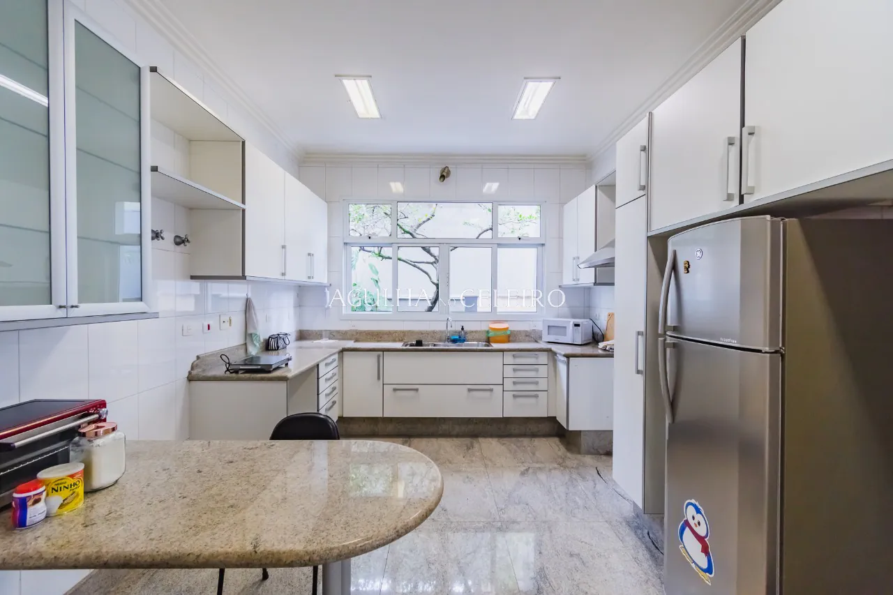 Venda/Jardim Guedala: Casa em rua tranquila. – 9296 - 9296_COMLOGO-12