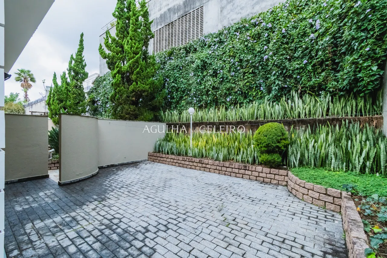 Venda/Jardim Guedala: Casa em rua tranquila. – 9296 - 9296_COMLOGO-25