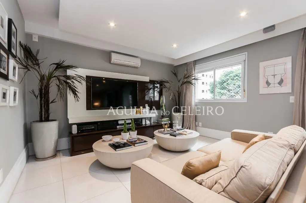 Venda/Moema: reforma irretocável e muito conforto! – AP4085