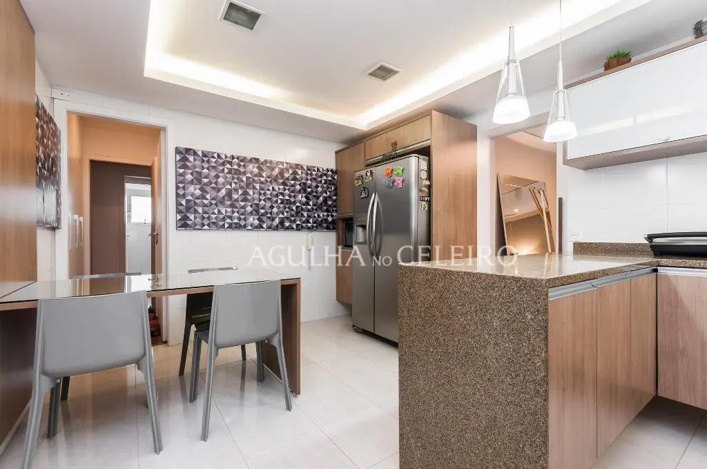 Venda/Moema: reforma irretocável e muito conforto! – AP4085