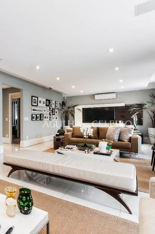 Venda/Moema: reforma irretocável e muito conforto! – AP4085