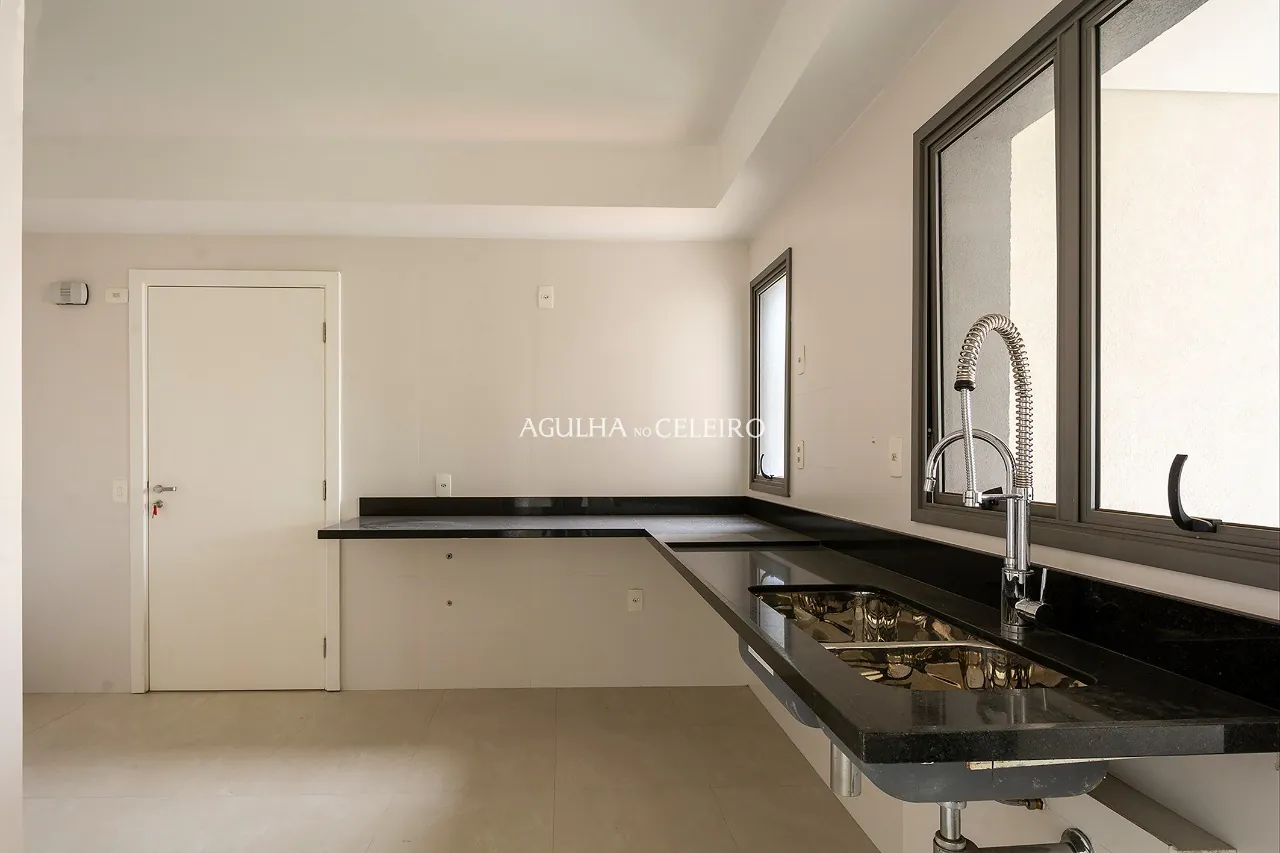 Apartamento para venda com ampla sacada no Campo Belo. – AP7616 - imovel-33677-35