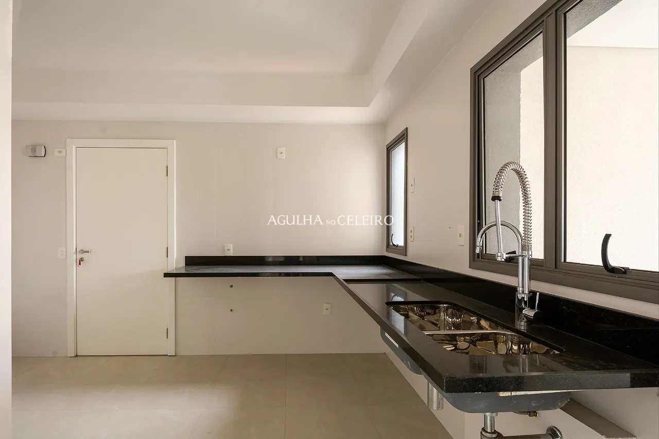 Apartamento para venda com ampla sacada no Campo Belo. – AP7616 - imovel-33677-35