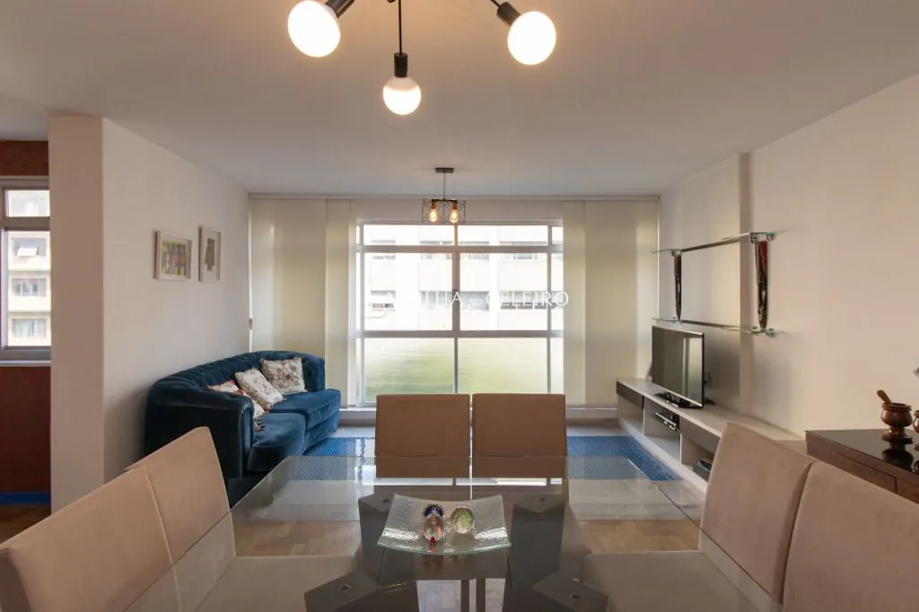 Venda/Jardim Paulista: Apartamento muito amplo. – AP7752