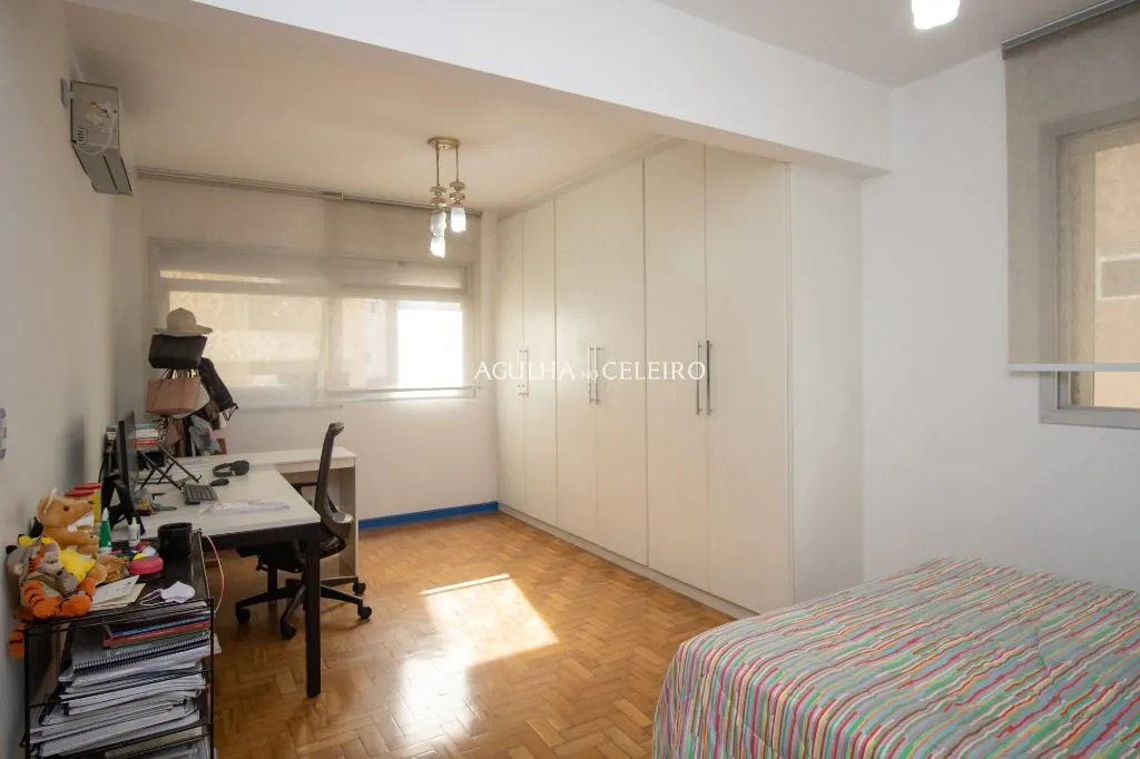 Venda/Jardim Paulista: Apartamento muito amplo. – AP7752