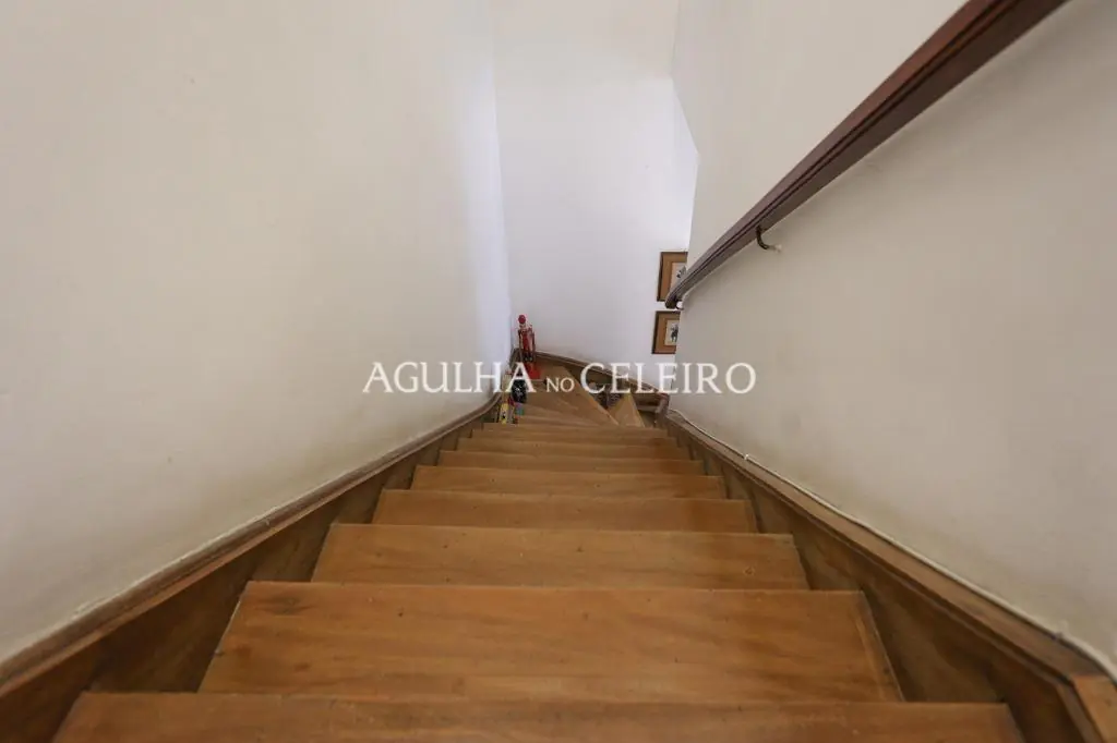 Charmosa casa de vila no miolinho do bairro em localização priviligiada. – VL0103