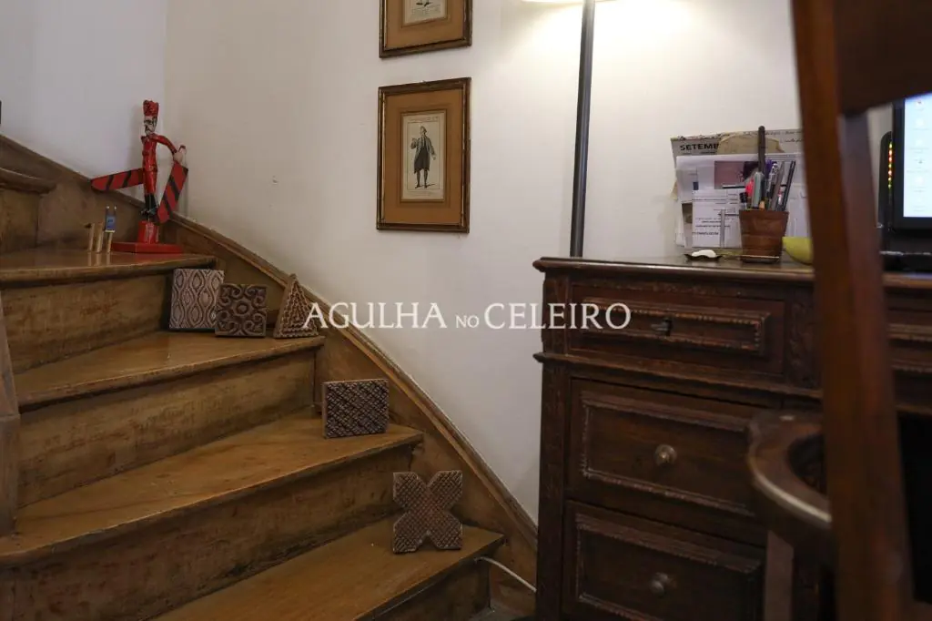 Charmosa casa de vila no miolinho do bairro em localização priviligiada. – VL0103