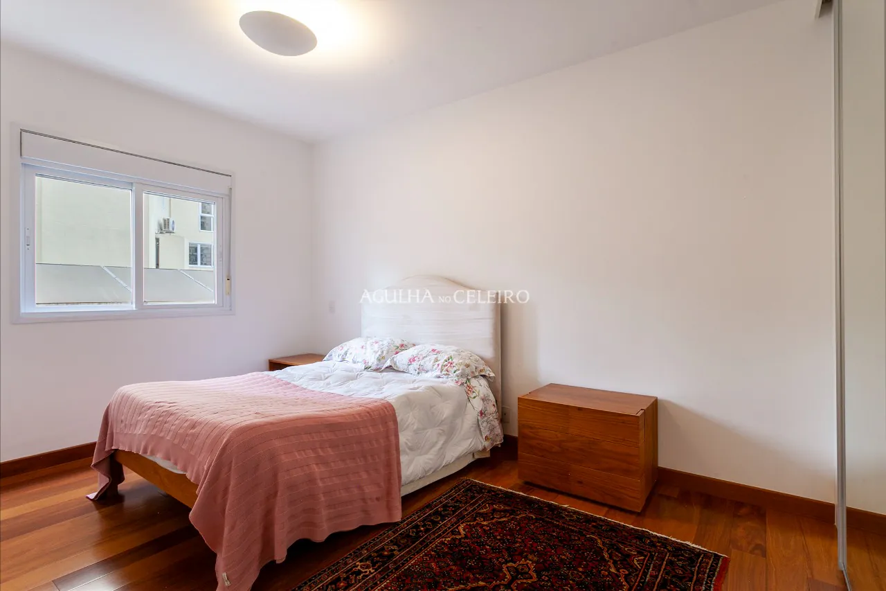 Venda/Vila Nova Conceição: Varanda deliciosa e muita luz natural! – 10061 - _MG_6610