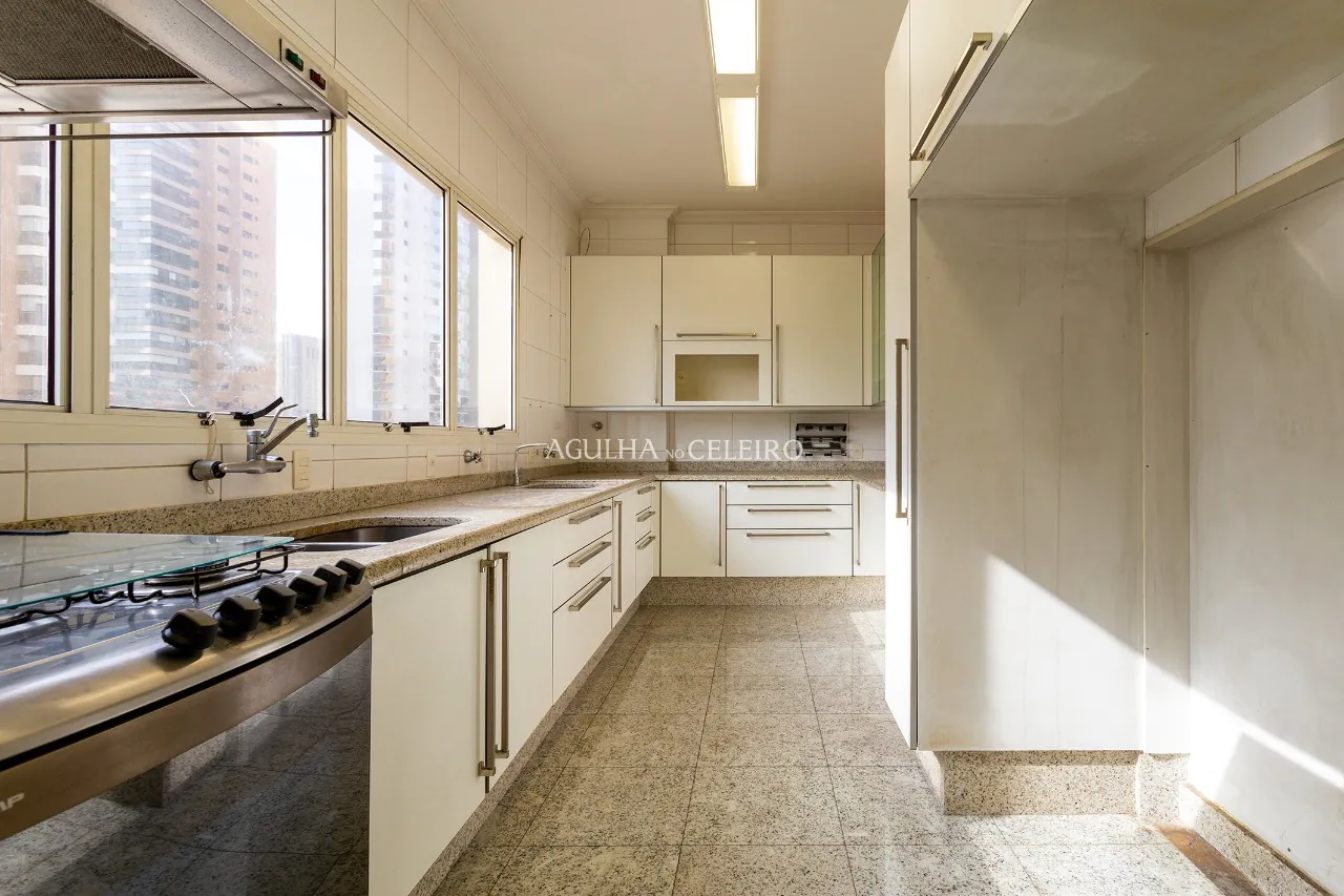 Um maravilhoso Garden com vista para o parque Ibirapuera – 13580