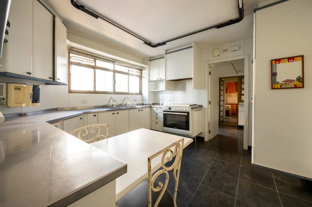 Condomínio elegante neo-clássico, com todo conforto e segurança no Jardim Paulista. – 13708