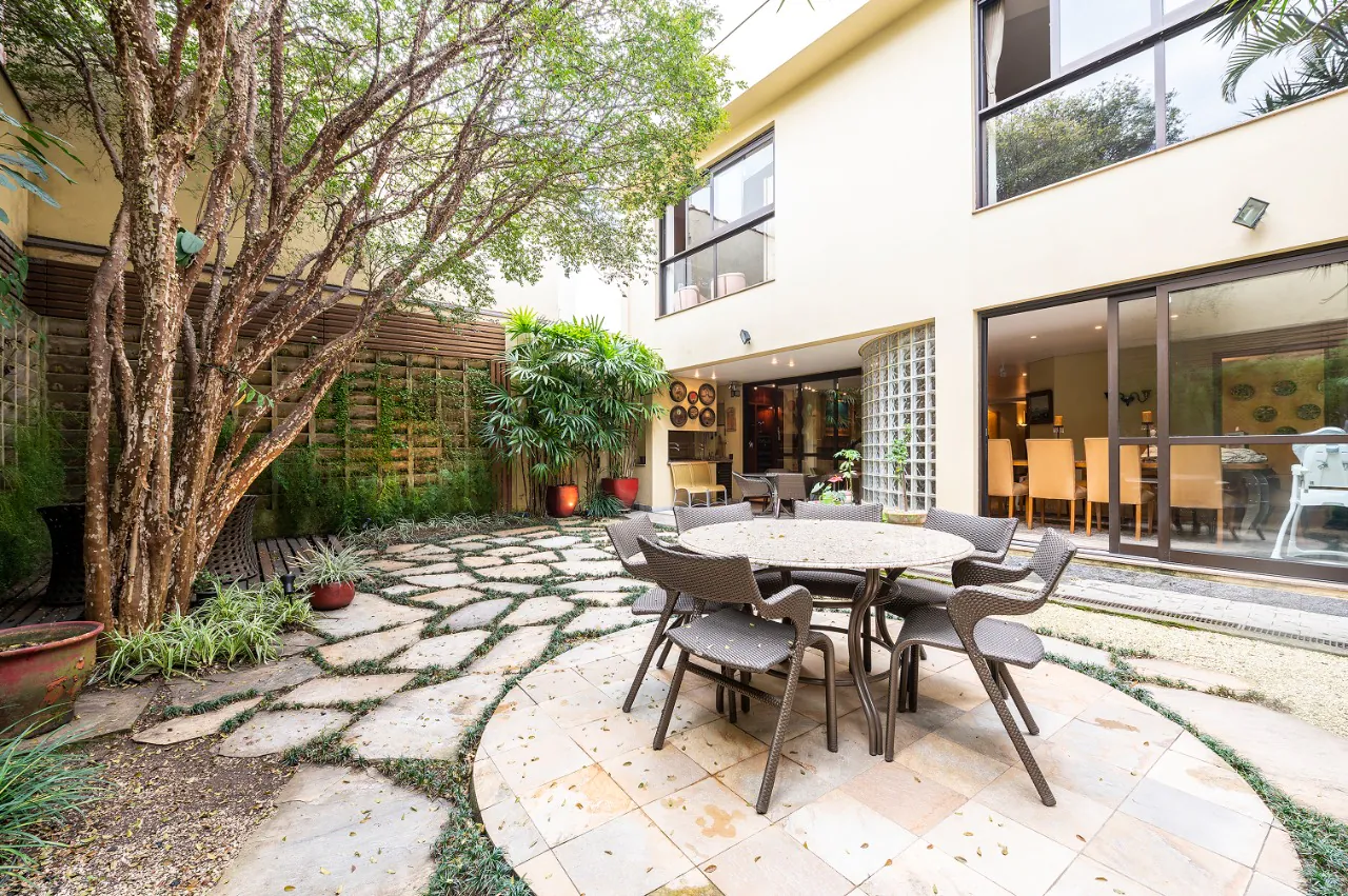 Venda/Jardim Europa: Ampla e com muita luz! – 9749