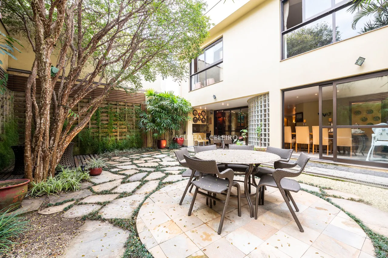 Venda/Jardim Europa: Ampla e com muita luz! – 9749