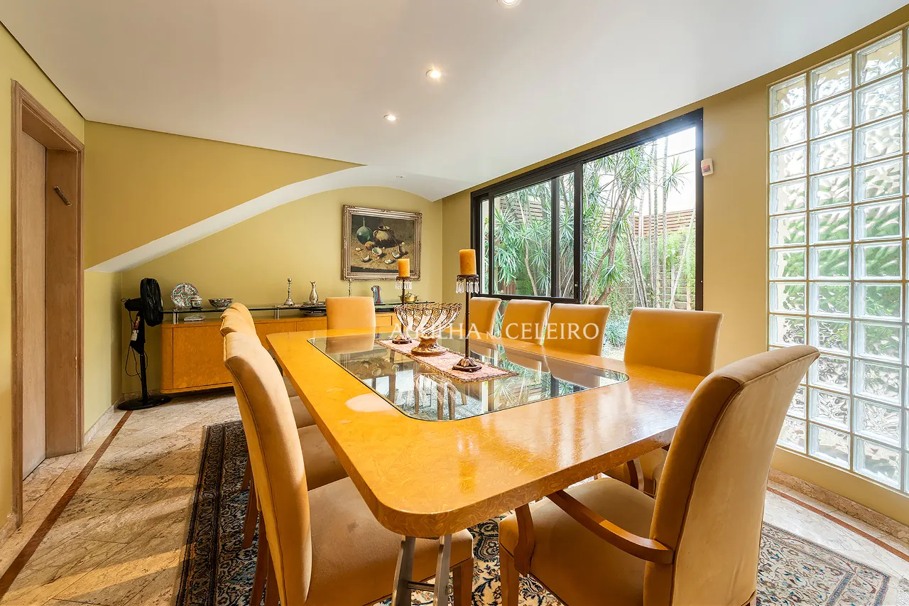 Venda/Jardim Europa: Ampla e com muita luz! – 9749