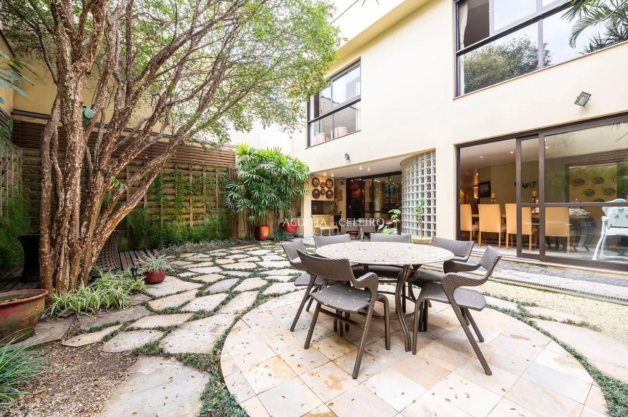 Venda/Jardim Europa: Ampla e com muita luz! – 9749