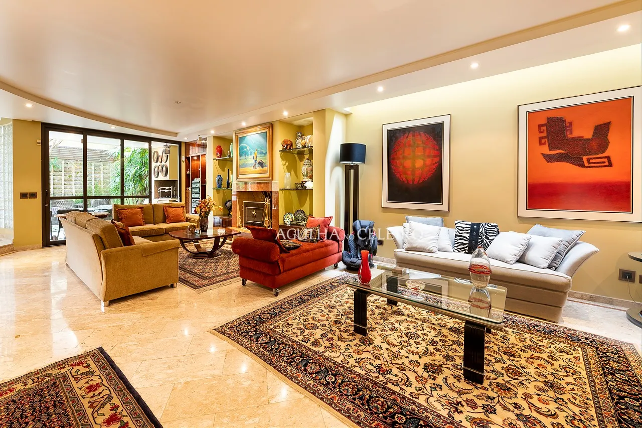 Venda/Jardim Europa: Ampla e com muita luz! – 9749