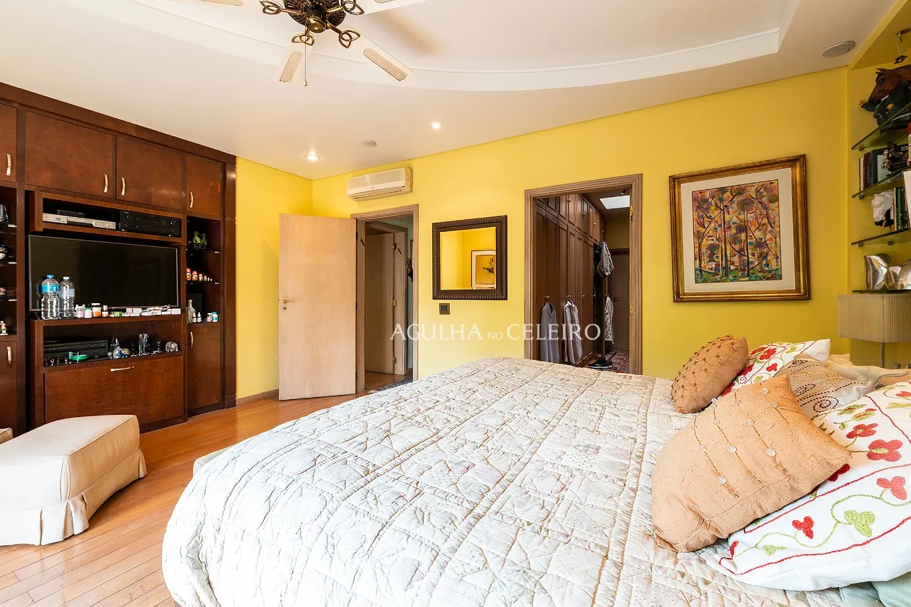 Venda/Jardim Europa: Ampla e com muita luz! – 9749