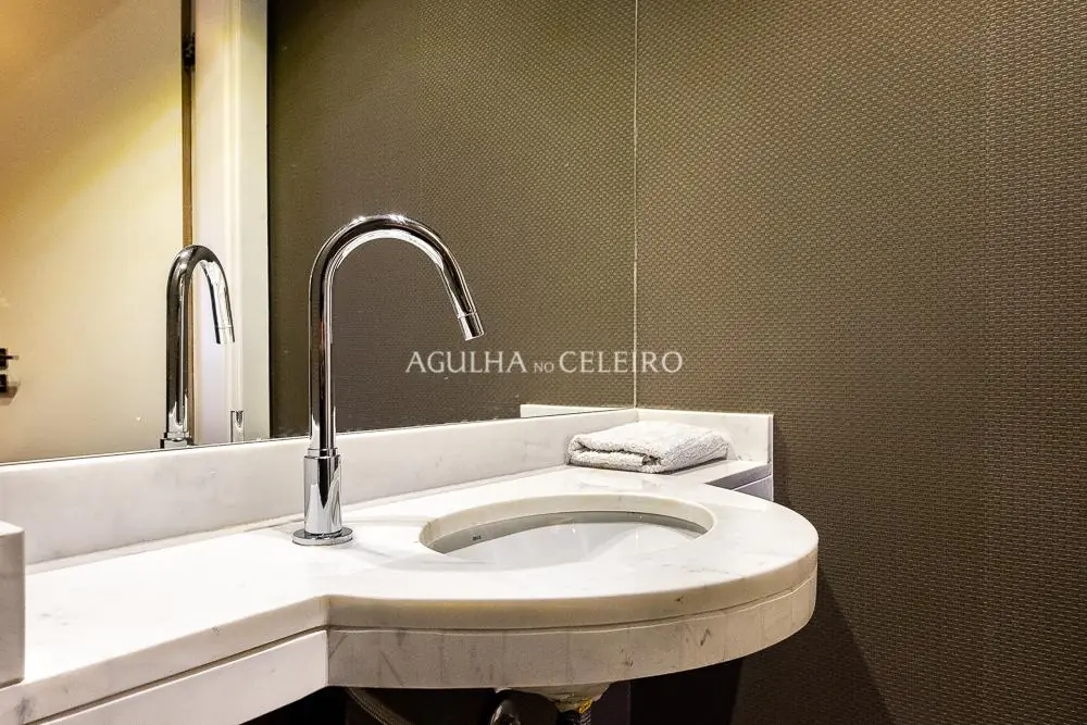 Venda/Brooklin: prédio moderno, perfil executivo e pé direito duplo! – AP5559