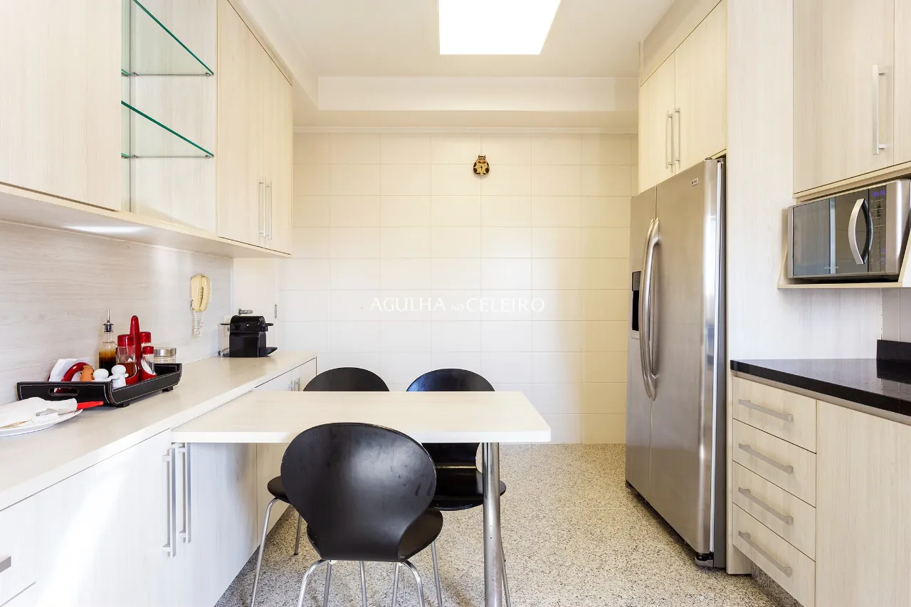 Apartamento perfeito com localização excelente à venda em Moema. – AP6205