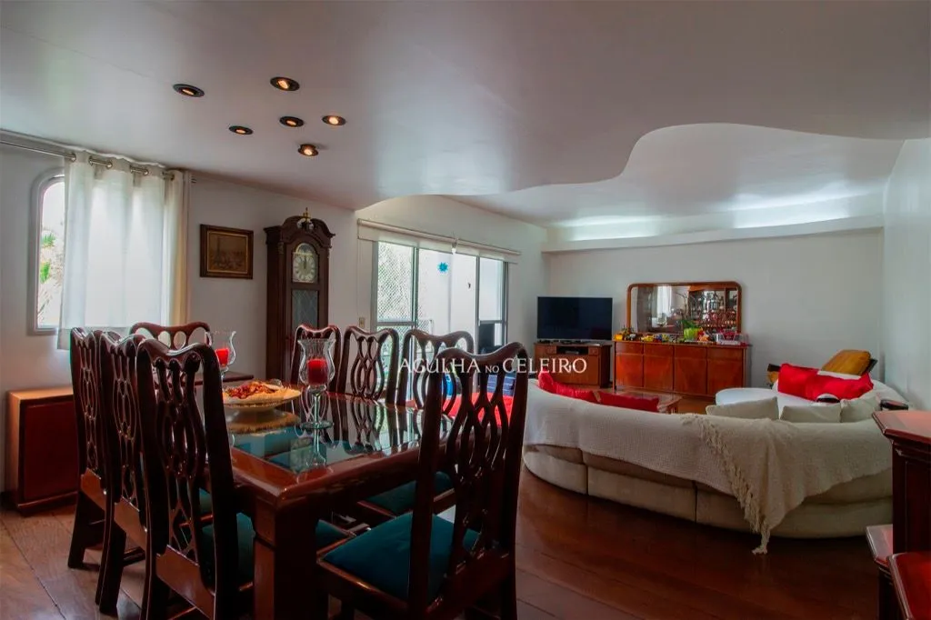 Venda/Moema: oportunidade para reforma, 04 quartos, 03 suíte e quadra de tênis! – AP6737