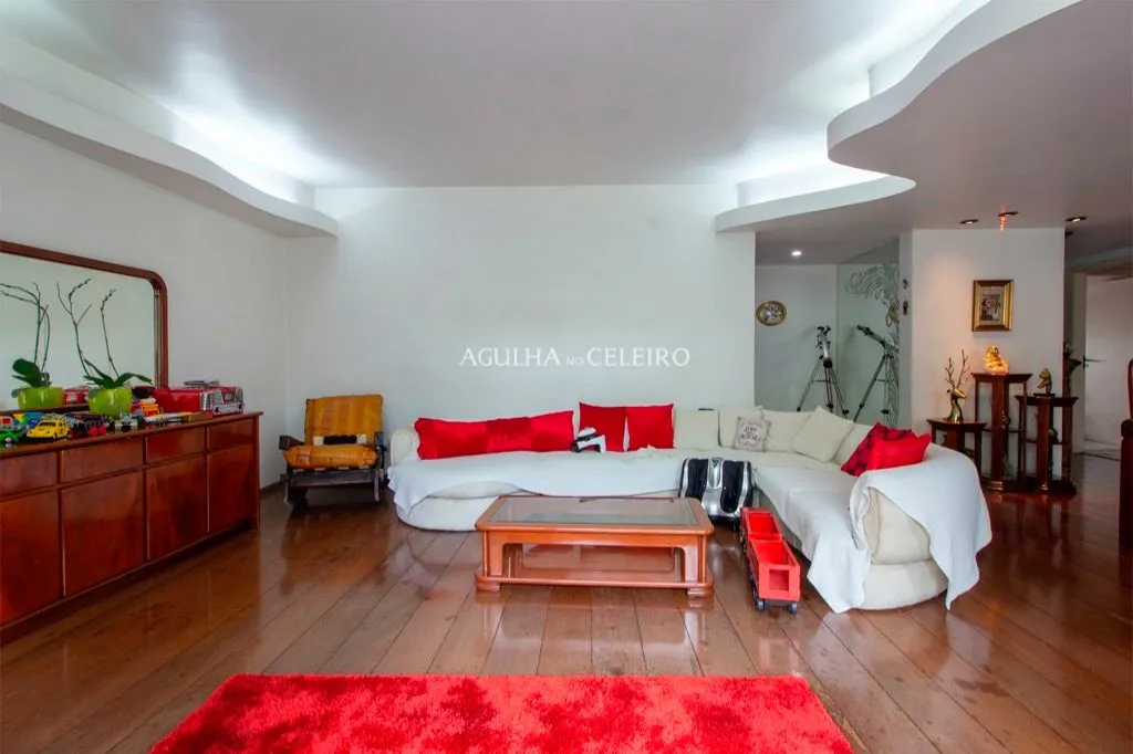 Venda/Moema: oportunidade para reforma, 04 quartos, 03 suíte e quadra de tênis! – AP6737