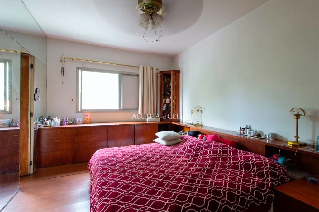 Venda/Moema: oportunidade para reforma, 04 quartos, 03 suíte e quadra de tênis! – AP6737