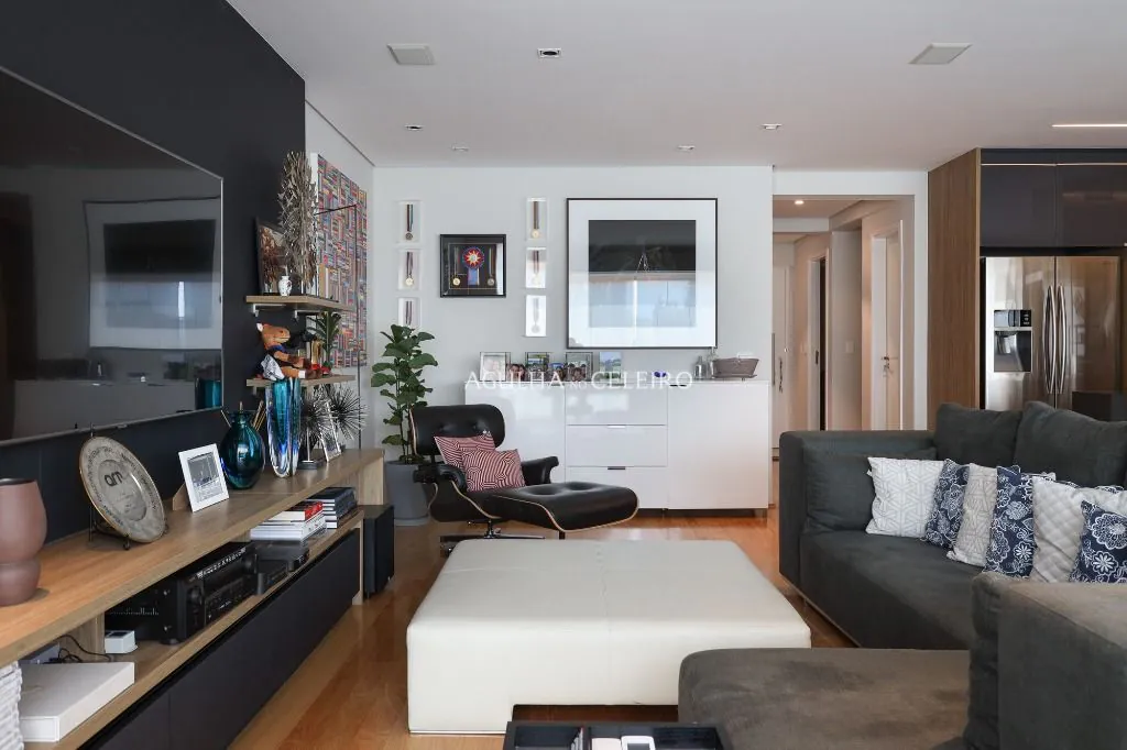 Venda/Vila Nova Conceição: Duplex Sofisticado a poucos – AP7999