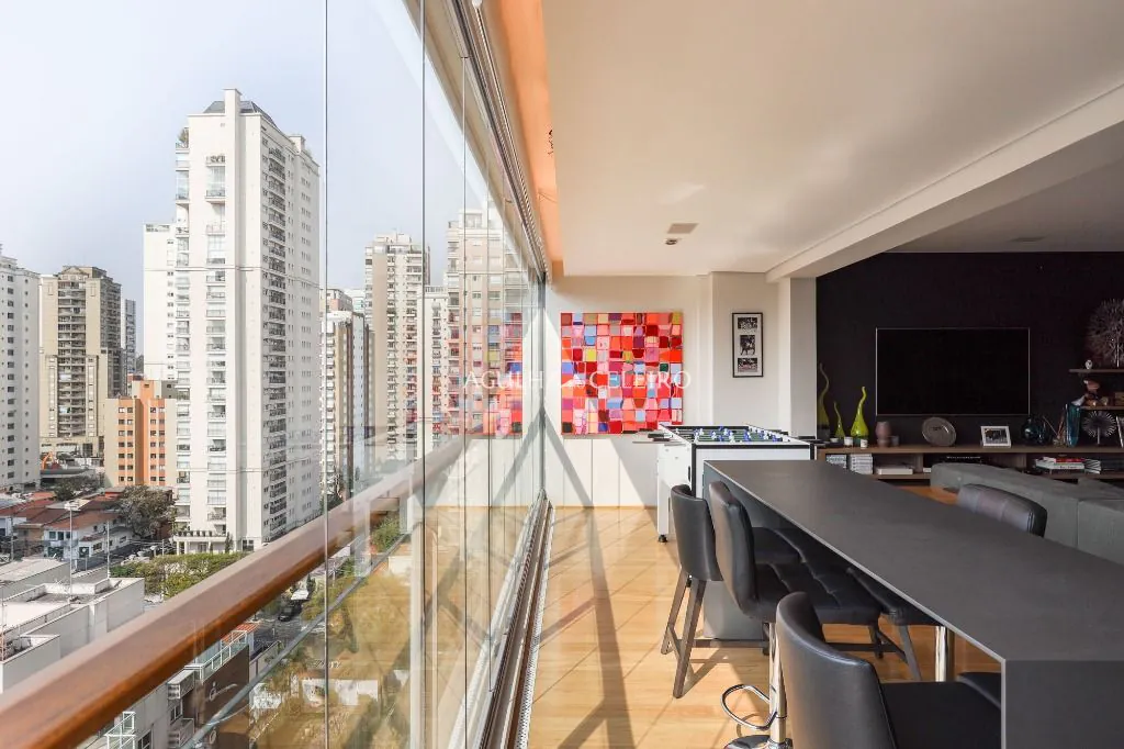 Venda/Vila Nova Conceição: Duplex Sofisticado a poucos – AP7999