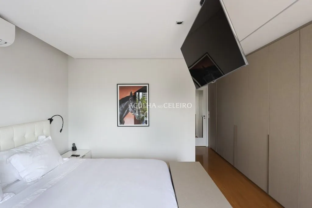 Venda/Vila Nova Conceição: Duplex Sofisticado a poucos – AP7999