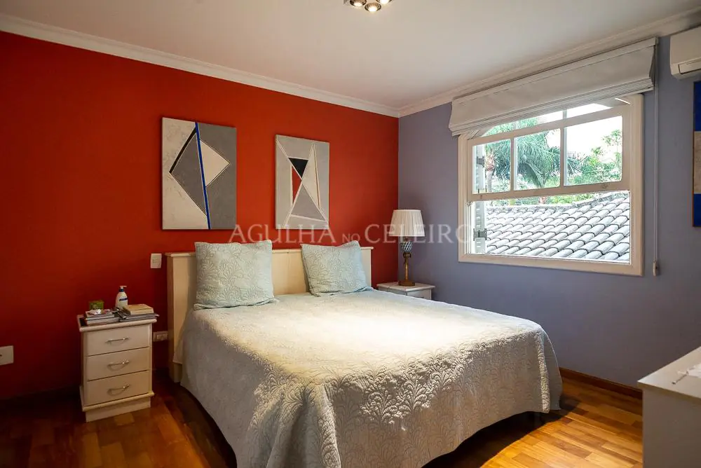 Casa à venda em Alto de Pinheiros. – CA0548