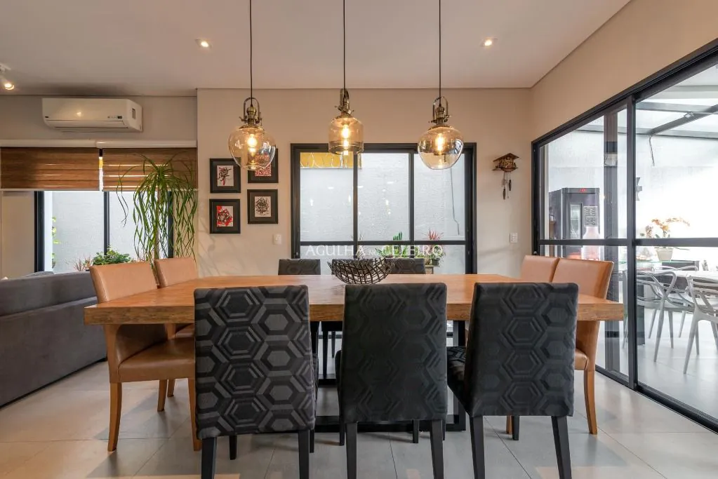 Venda/Moema: Casa Novinha e Apaixonante! – CA1181