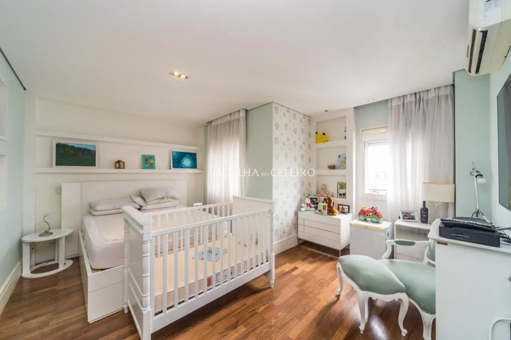 Venda/Vila Nova Conceição: Cobertura com Vista Panorâmica Vizinha à Praça Pereira Coutinho. – CO0549