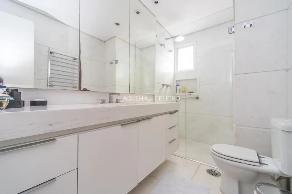 Venda/Vila Nova Conceição: Cobertura com Vista Panorâmica Vizinha à Praça Pereira Coutinho. – CO0549