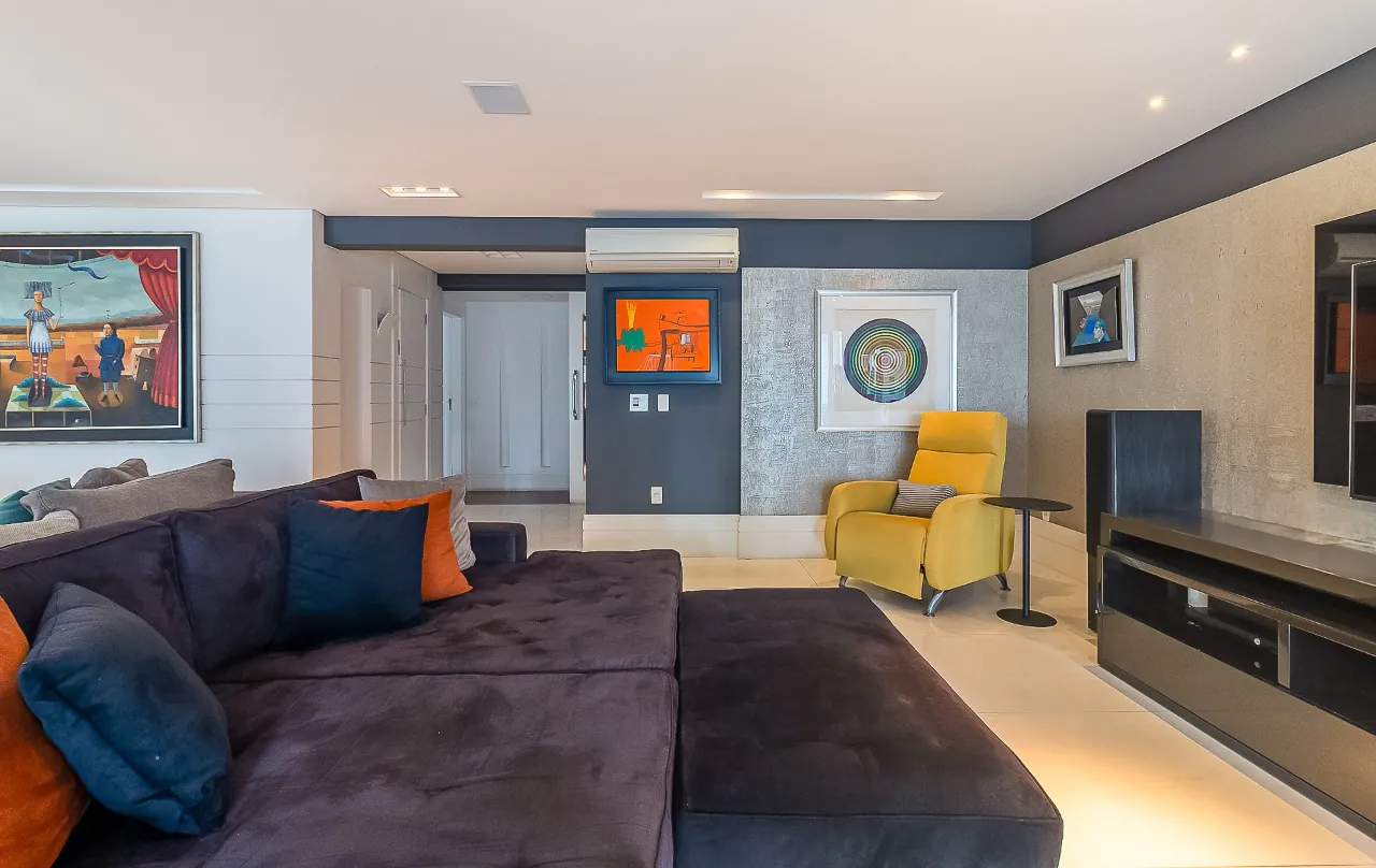 Apartamento com projeto iluminado e cheio de beleza, em condomínio clube, no melhor de Moema. – 13976