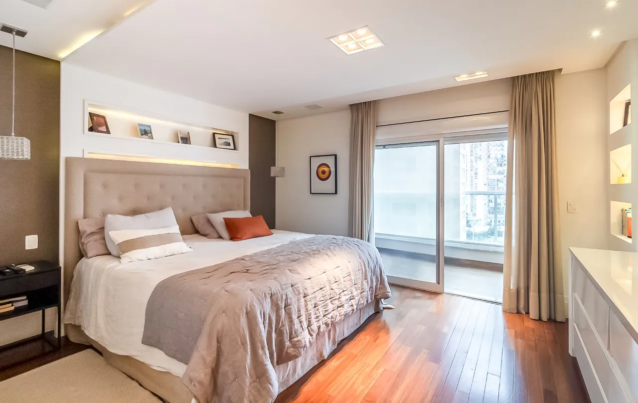 Apartamento com projeto iluminado e cheio de beleza, em condomínio clube, no melhor de Moema. – 13976