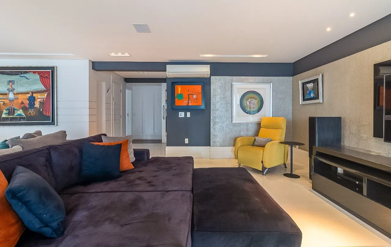 Apartamento com projeto iluminado e cheio de beleza, em condomínio clube, no melhor de Moema. – 13976