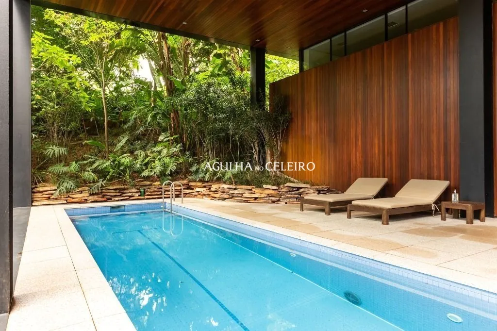 apartamento-unico-projetado-por-isay-weinfeld-em-predio-zarvos-para-venda-14211-2