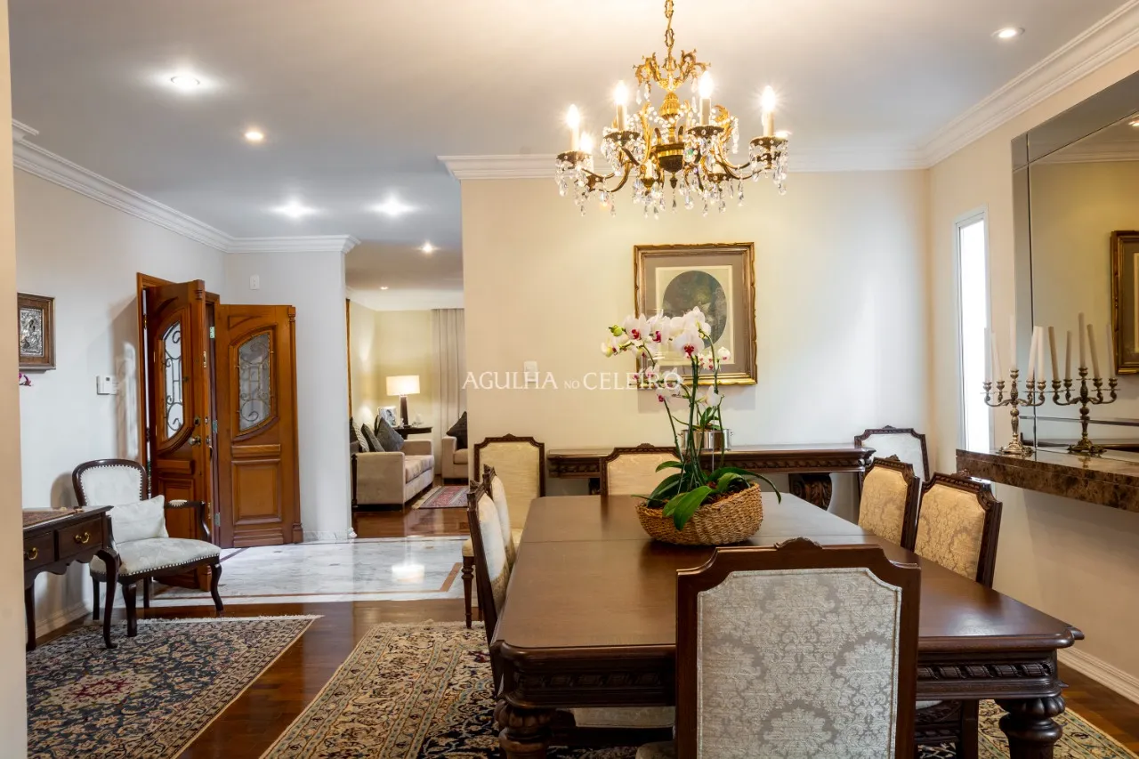 Casa deliciosa a 100 metros do Parque Ibirapuera à venda no Jardim Luzitânia. – 14134